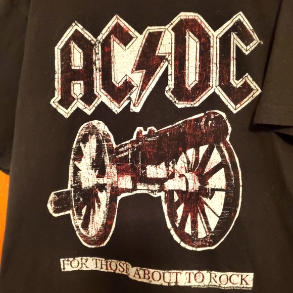 ACDC Tshirt, Size Large - Picture 4 of 6